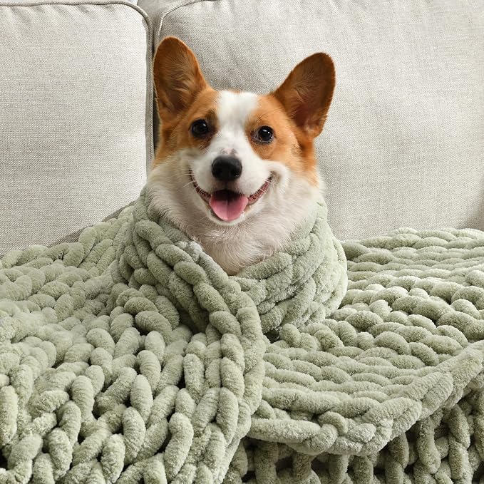 Soft Chunky Knit Blanket, 50X60 Inch Handmade Thick Chenille Yarn Throw Without Shedding & Raveling, Aesthetic & Cozy Home Decor with Couch Sofa Bed, Gift Pack, Sage Green