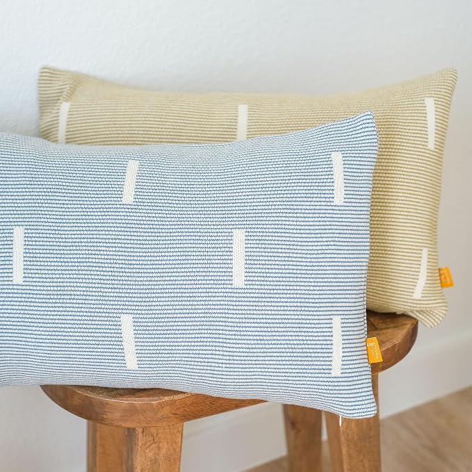 100% Cotton Knitted Soft Modern Geometric Dash Lines Throw Pillow Cover (Mustard, 12" x 20")