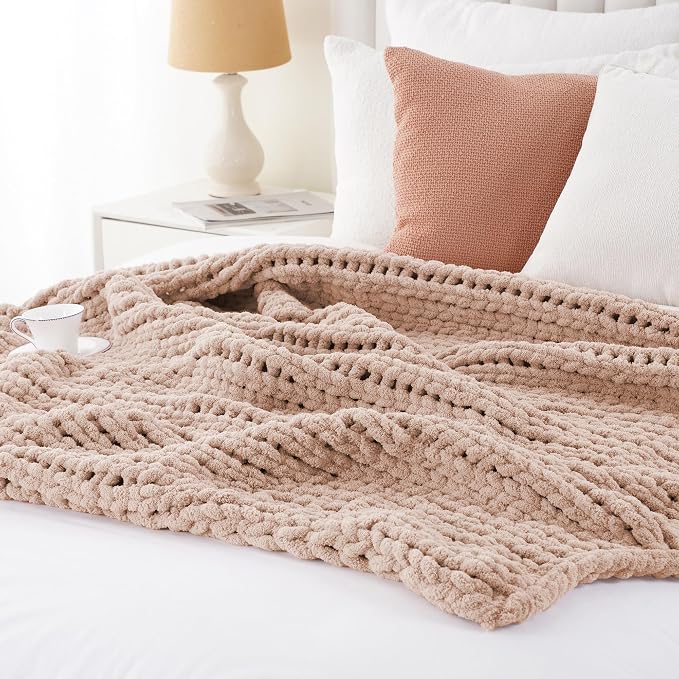 Battilo Chunky Knit Throw Blanket, Soft and Thick Chenille Throw Blanket, 50"x60" Handmade Cable Knit Crochet Blanket, Dusty Pink Knot Knitted Throw Blankets for Couch Sofa Bed Home Decor, Pink