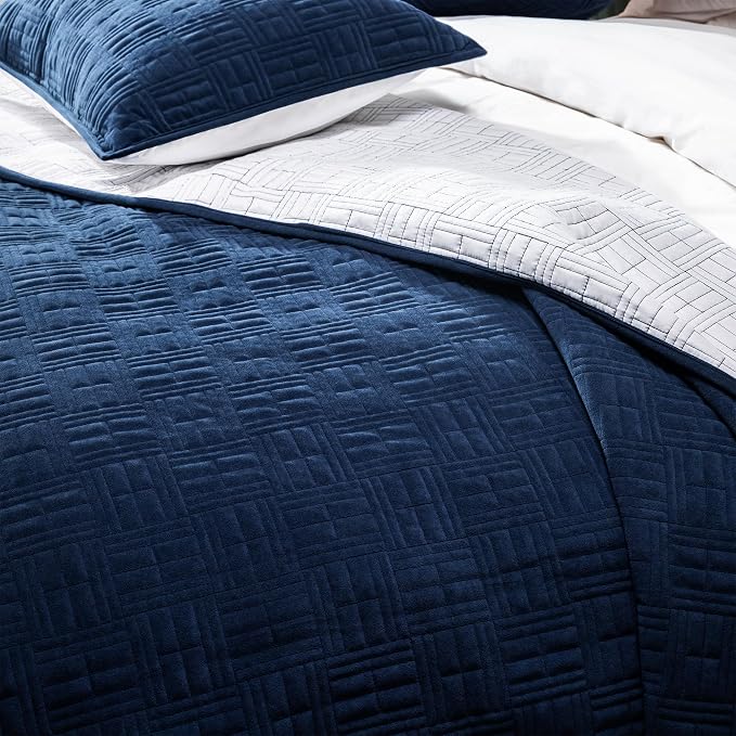 ELEGANT LIFE HOME Luxury Crushed Velvet Geometric Stitching Bedding Quilt Set with Matching Shams, Queen (90 in x 92 in /1+20 in x 26 in /2), 3 Piece, Navy Blue