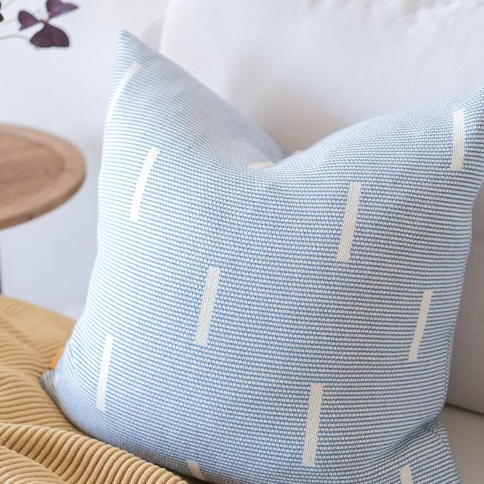 100% Cotton Knitted Soft Modern Geometric Dash Lines Throw Pillow Cover (Blue, 18" x 18")