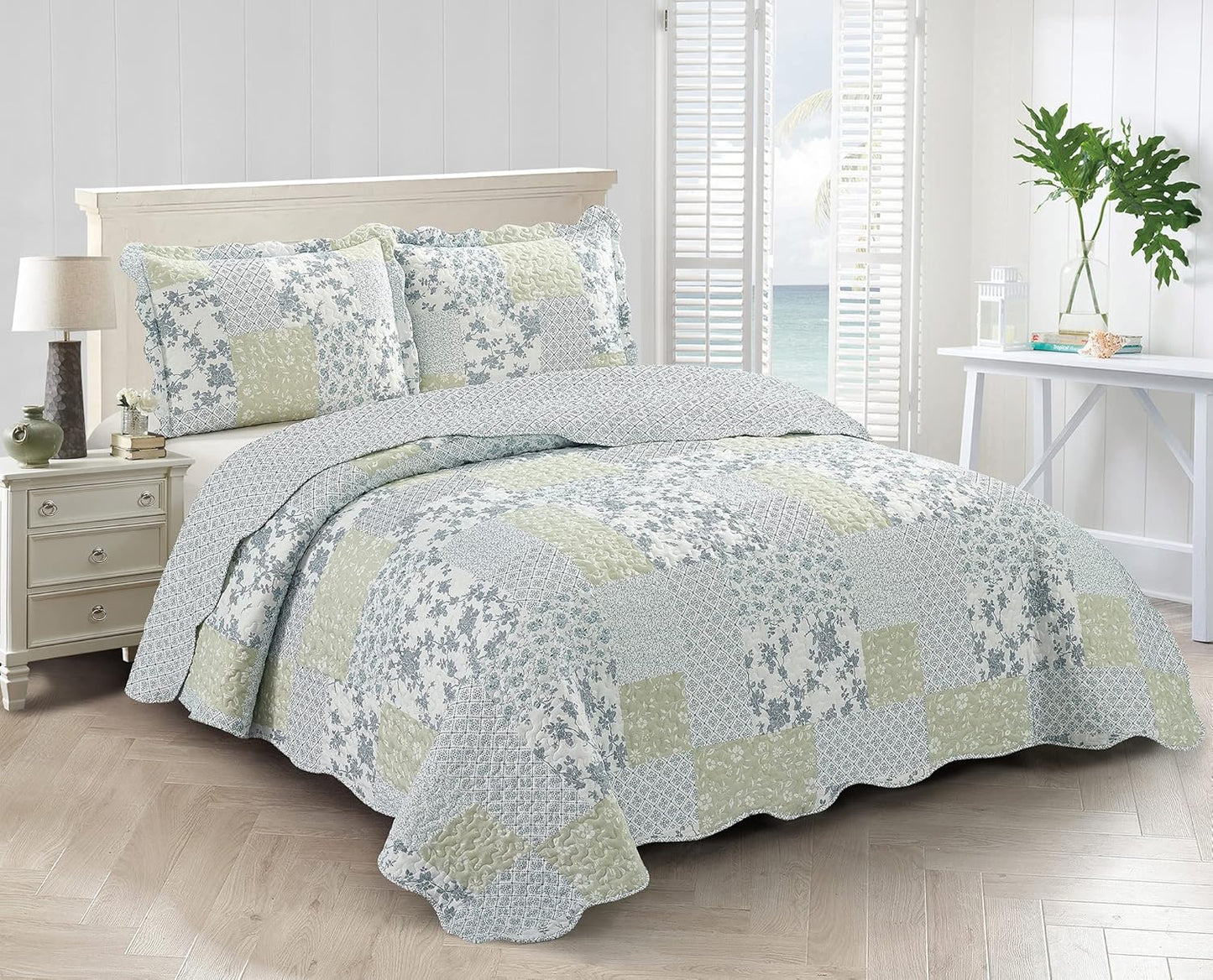 Brilliant Sunshine Multi Blue and Beige Floral Patchwork, 3-Piece Quilt Set with 2 Shams, Reversible Bedspread, Soft Lightweight Coverlet, All-Season, Full/Queen, Blue White