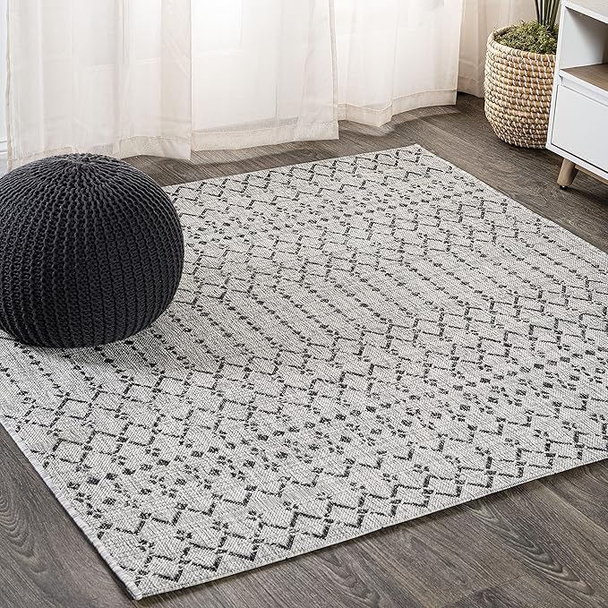 JONATHAN Y Moroccan Geometric Indoor Outdoor Square Area Rug 4X4 Light Gray/Black, Ourika Textured Weave for Backyard, Patio, Porch, Easy-Cleaning, High Traffic Pet-Friendly, Non-Shedding SMB108E-4SQ