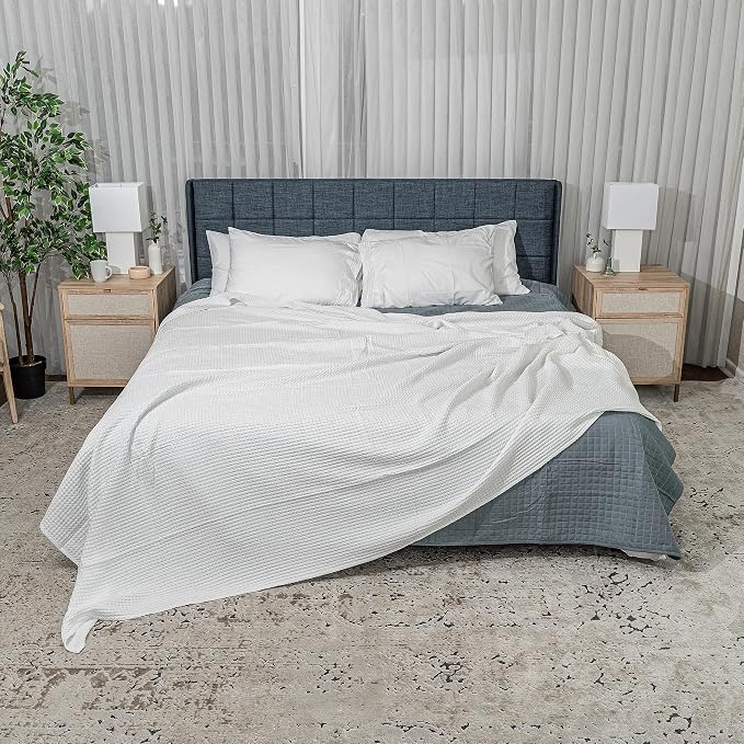 Comfy Cubs Waffle Blanket Twin, 90" x 66" - 100% Cotton Lightweight Breathable Bed Blanket - Soft Textured Thermal Weave for All Seasons – Decorative Cozy Layer for Couch, Sofa, or Bed - White