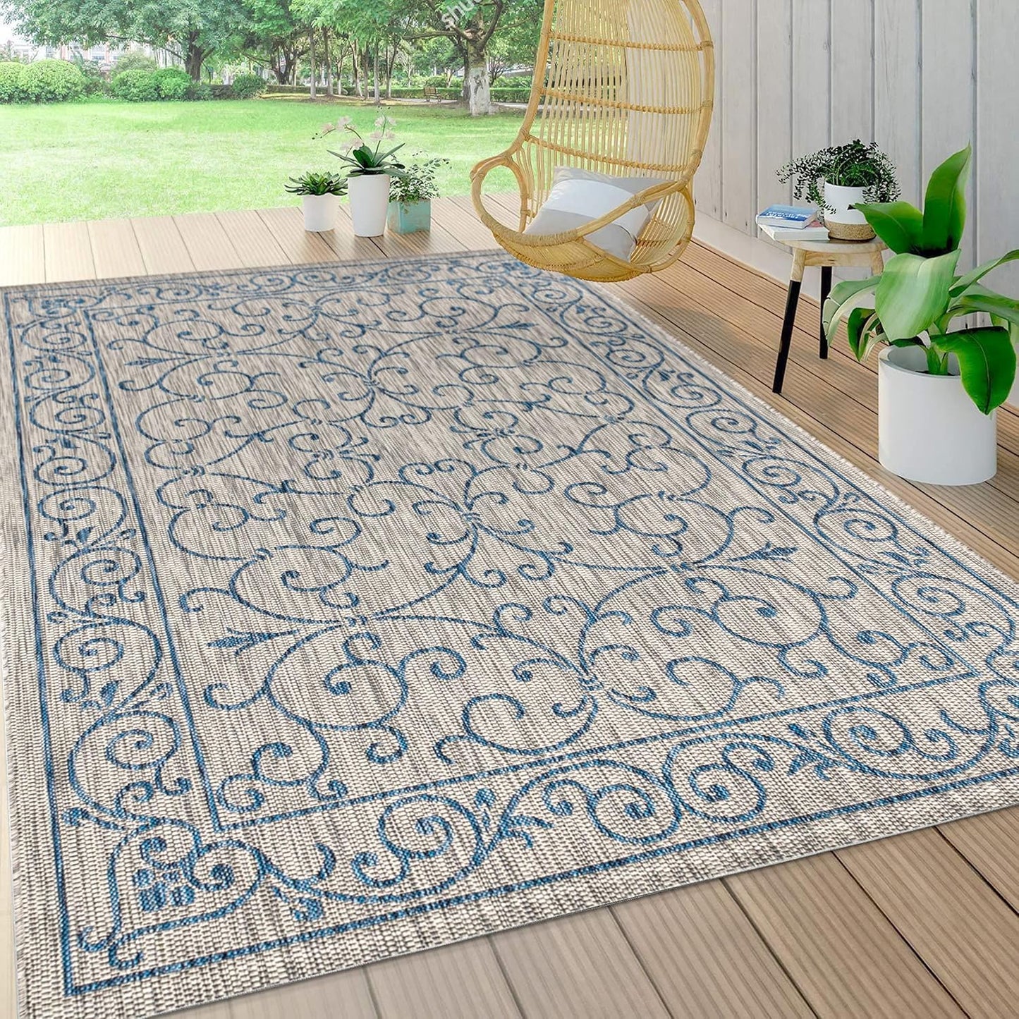 JONATHAN Y Vintage Filigree Indoor Outdoor Area Rug 4X6 Gray/Navy, Charleston Textured Weave for Backyard, Patio, Porch, Easy-Cleaning, High Traffic, Pet-Friendly, Non-Shedding (SMB106C-4)