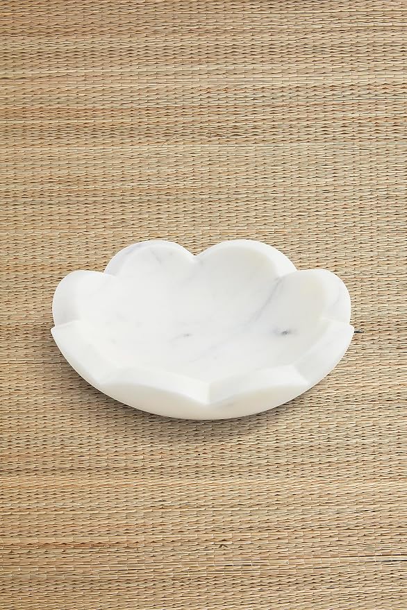 Mud Pie Scallop Marble Dish; 4.5" X 4.5"