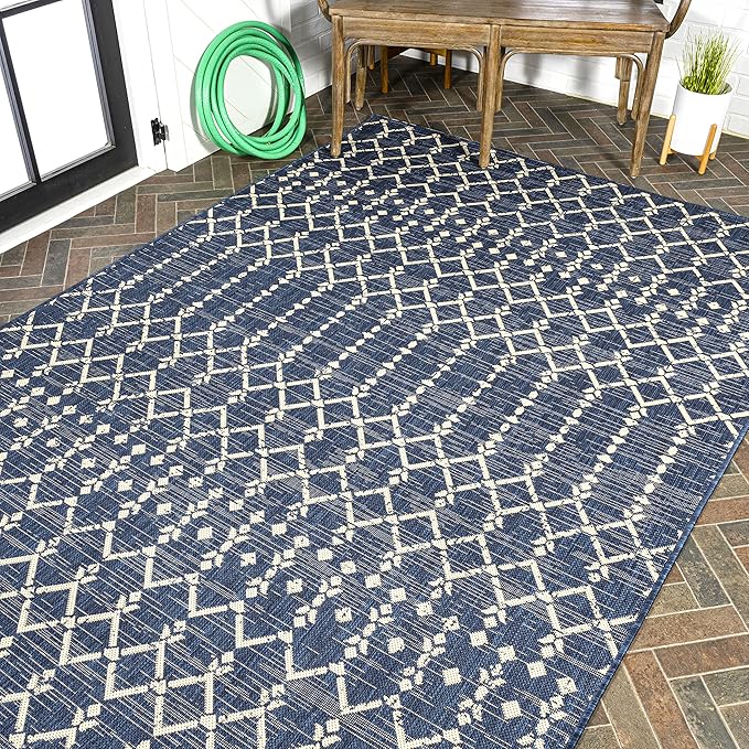 JONATHAN Y Moroccan Geometric Indoor Outdoor Area Rug 4X6 Navy/Beige, Ourika Textured Weave for Backyard, Patio, Porch, Easy-Cleaning, High Traffic, Pet-Friendly, Non-Shedding (SMB108K-4)