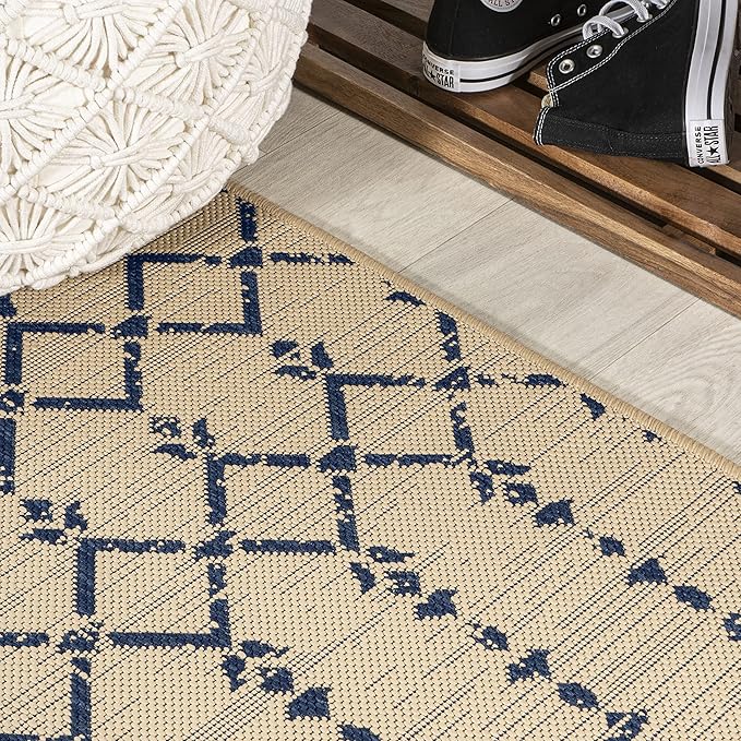 JONATHAN Y Moroccan Geometric Indoor Outdoor Round Area Rug 5 Ft Beige/Navy, Ourika Textured Weave for Backyard, Patio, Porch, Easy-Cleaning, High Traffic, Pet-Friendly, Non-Shedding (SMB108H-5R)