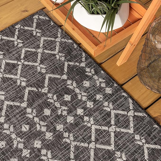 JONATHAN Y Moroccan Geometric Indoor Outdoor Square Area Rug 4X4 Black/Gray, Ourika Textured Weave for Backyard, Patio, Porch, Easy-Cleaning, High Traffic, Pet-Friendly, Non-Shedding (SMB108F-4SQ)