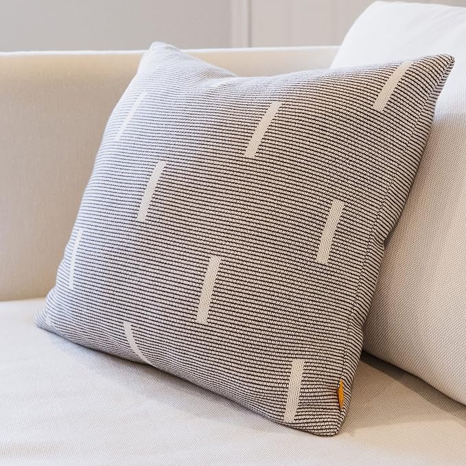 100% Cotton Knitted Soft Modern Geometric Dash Lines Throw Pillow Cover (Black & Cream, 18" x 18")