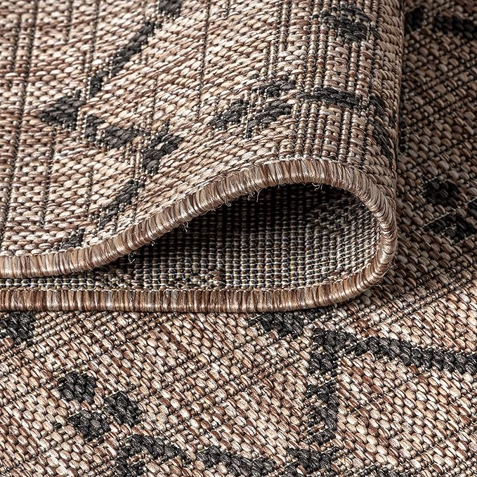 JONATHAN Y Moroccan Geometric Indoor Outdoor Area Rug 4X6 Natural/Black, Ourika Textured Weave for Backyard, Patio, Porch, Easy-Cleaning, High Traffic, Pet-Friendly, Non-Shedding (SMB108D-4)