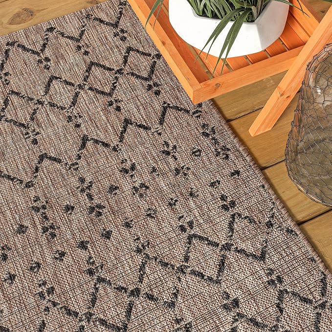 JONATHAN Y Moroccan Geometric Indoor Outdoor Square Area Rug 8X8 Natural/Black, Ourika Textured Weave for Backyard, Patio, Porch, Easy-Cleaning, High Traffic Pet-Friendly, Non-Shedding SMB108D-8SQ