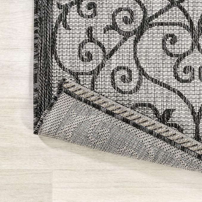 JONATHAN Y Vintage Filigree Indoor Outdoor Area Rug 5X8 Light Gray/Black, Madrid Textured Weave for Backyard, Patio, Porch, Easy-Cleaning, High Traffic, Pet-Friendly, Non-Shedding (SMB107E-5)