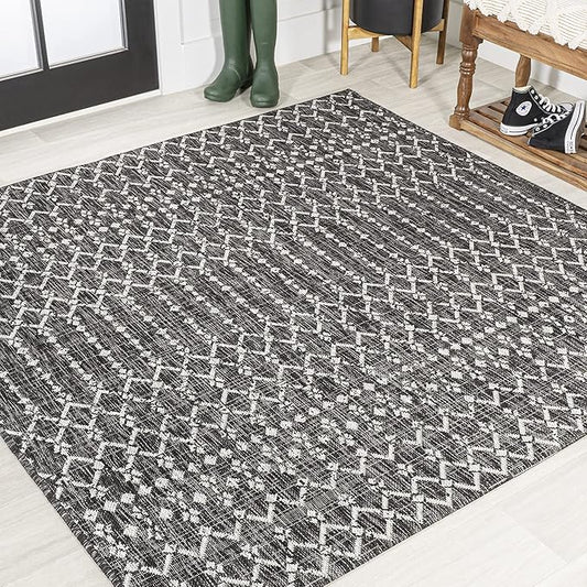JONATHAN Y Moroccan Geometric Indoor Outdoor Square Area Rug 4X4 Black/Gray, Ourika Textured Weave for Backyard, Patio, Porch, Easy-Cleaning, High Traffic, Pet-Friendly, Non-Shedding (SMB108F-4SQ)