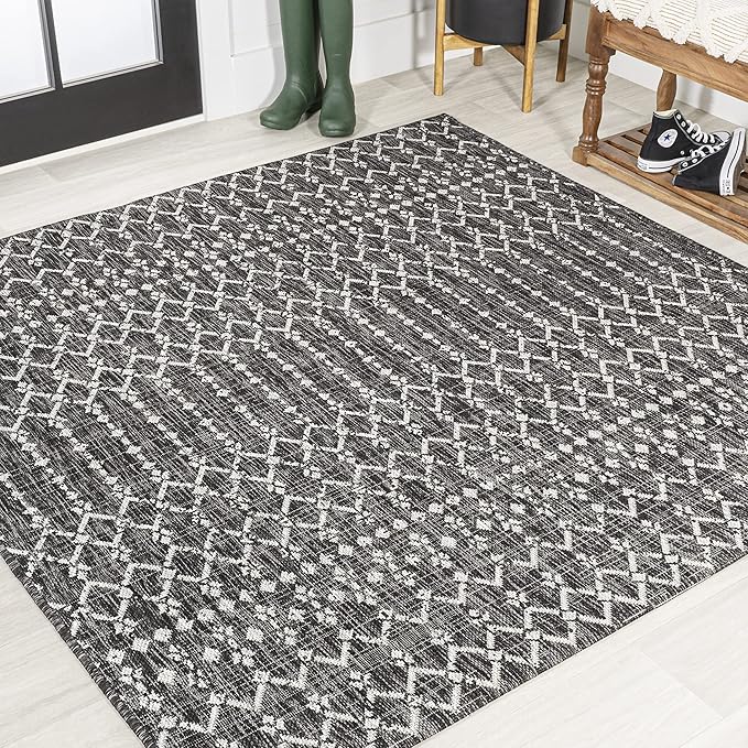 JONATHAN Y Moroccan Geometric Indoor Outdoor Square Area Rug 5X5 Black/Gray, Ourika Textured Weave for Backyard, Patio, Porch, Easy-Cleaning, High Traffic, Pet-Friendly, Non-Shedding (SMB108F-5SQ)
