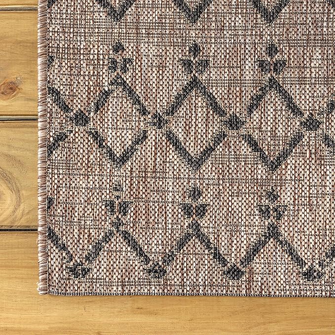 JONATHAN Y Moroccan Geometric Indoor Outdoor Square Area Rug 5X5 Natural/Black, Ourika Textured Weave for Backyard, Patio, Porch, Easy-Cleaning, High Traffic Pet-Friendly, Non-Shedding SMB108D-5SQ