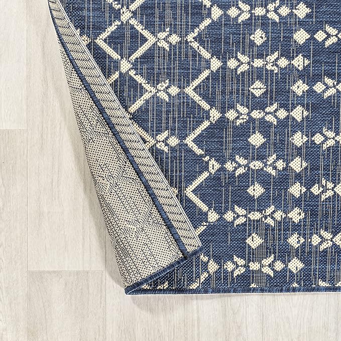 JONATHAN Y Moroccan Geometric Indoor Outdoor Round Area Rug 5 Ft Navy/Beige, Ourika Textured Weave for Backyard, Patio, Porch, Easy-Cleaning, High Traffic, Pet-Friendly, Non-Shedding (SMB108K-5R)