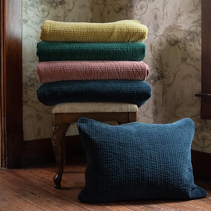 HiEnd Accents Stonewashed Cotton Velvet Quilt, King Size, Emerald Green Solid Color, Classic Traditional Rustic Style Luxury Bedding, Soft Lightweight Bed Cover