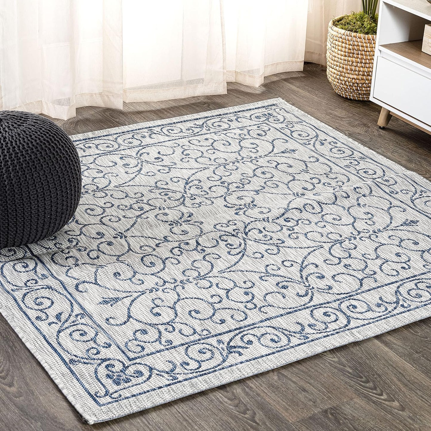 JONATHAN Y Vintage Filigree Indoor Outdoor Square Area Rug 4X4 Gray/Navy, Charleston Textured Weave for Backyard, Patio, Porch, Easy-Cleaning, High Traffic, Pet-Friendly, Non-Shedding (SMB106C-4SQ)