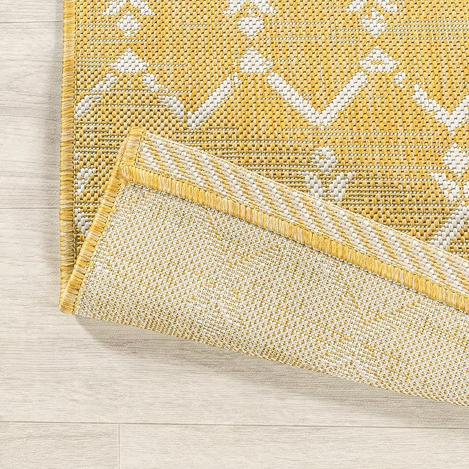 JONATHAN Y Moroccan Geometric Indoor Outdoor Round Area Rug 5 Ft Yellow/Cream, Ourika Textured Weave for Backyard, Patio, Porch, Easy-Cleaning, High Traffic, Pet-Friendly, Non-Shedding (SMB108G-5R)
