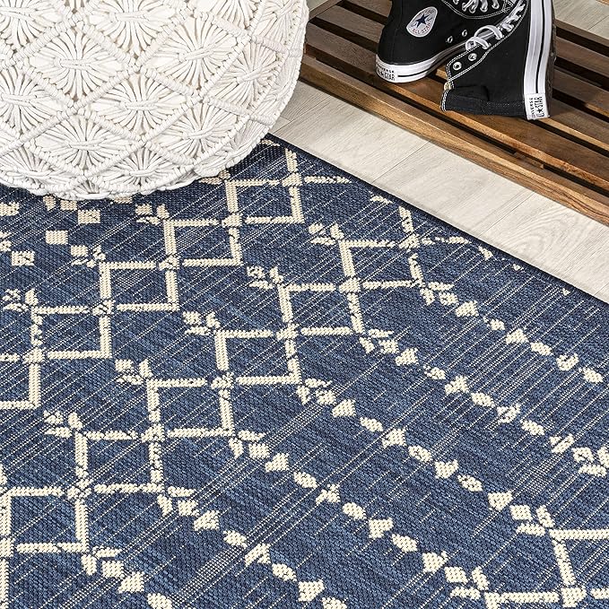 JONATHAN Y Moroccan Geometric Indoor Outdoor Round Area Rug 5 Ft Navy/Beige, Ourika Textured Weave for Backyard, Patio, Porch, Easy-Cleaning, High Traffic, Pet-Friendly, Non-Shedding (SMB108K-5R)