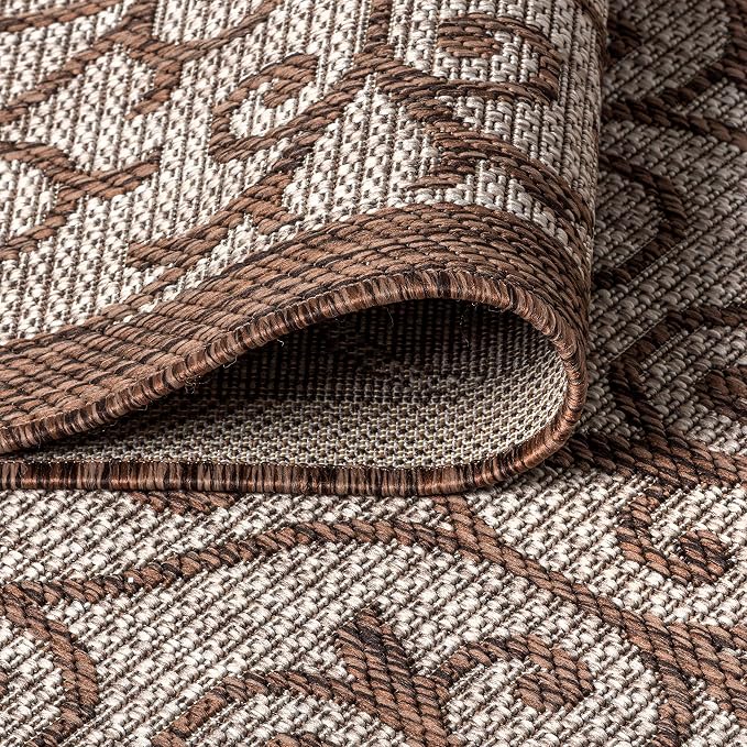 JONATHAN Y Vintage Filigree Indoor Outdoor Square Area Rug 9X9 Taupe/Espresso, Madrid Textured Weave for Backyard, Patio, Porch, Easy-Cleaning, High Traffic, Pet-Friendly, Non-Shedding (SMB107C-9SQ)