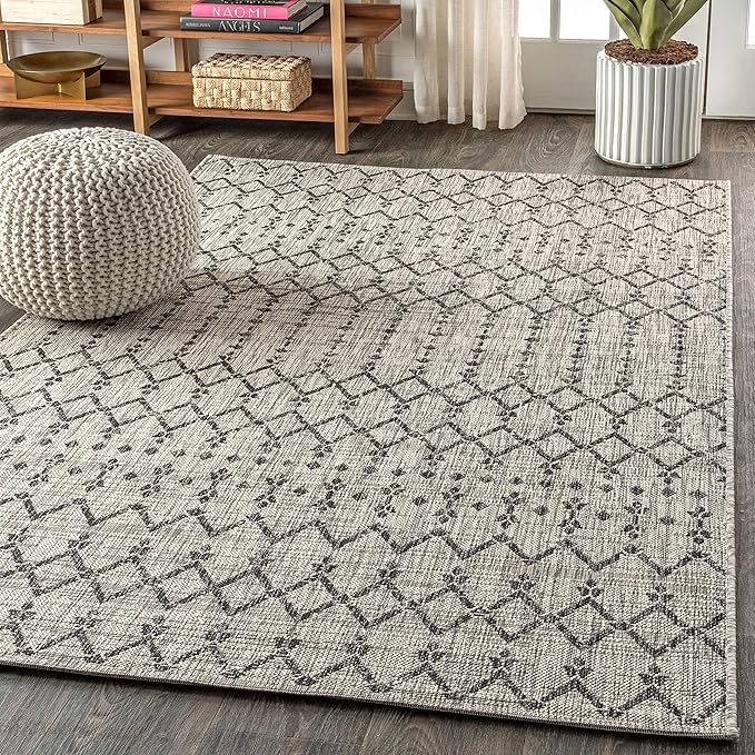 JONATHAN Y Moroccan Geometric Indoor Outdoor Area Rug 4X6 Light Gray/Black, Ourika Textured Weave for Backyard, Patio, Porch, Easy-Cleaning, High Traffic, Pet-Friendly, Non-Shedding (SMB108E-4)